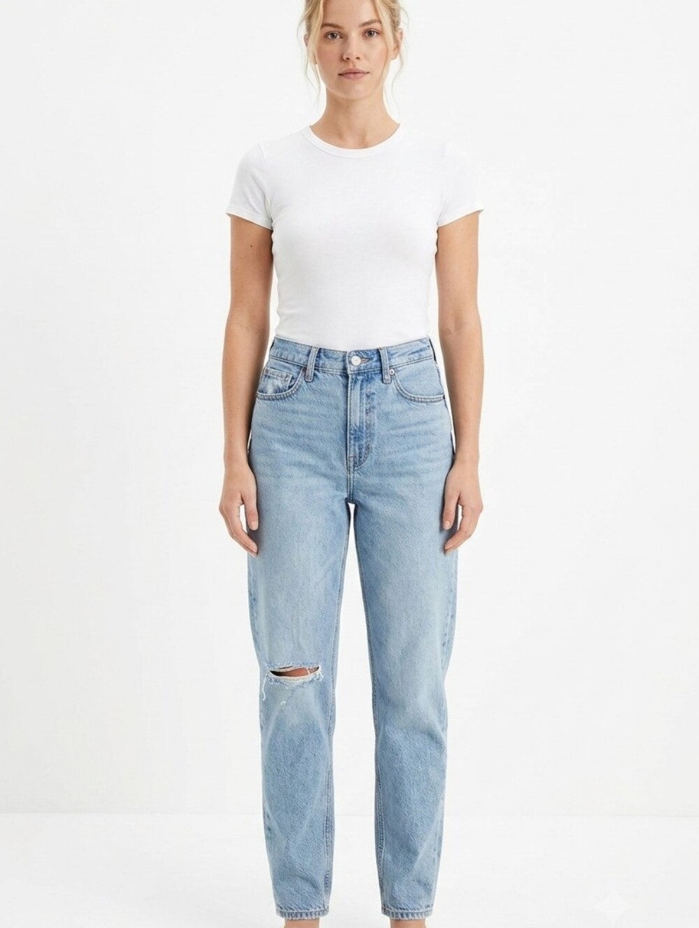 American Eagle Mom Straight Jean Distressed High Rise Rigid Denim 6 Light Wash
